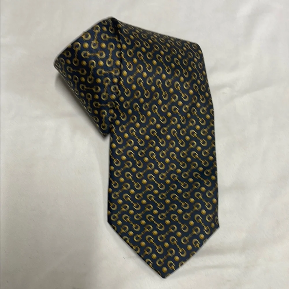 Elegant Blue and‎ Gold Silk Tie